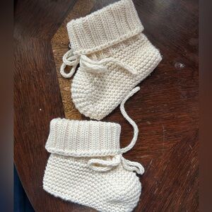 Organic cotton Cream Knit Baby Booties with Tie